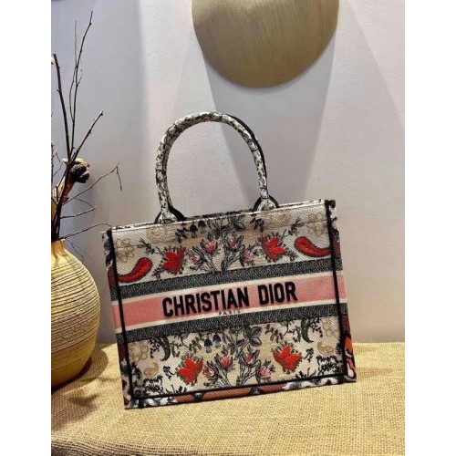 DIOR BOOK TOTE Wielokolorowa haftowana torba M1287ZR