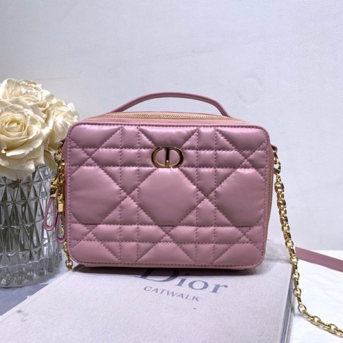 DIOR CARO BOX BAG Z ŁAŃCUCHEM Latte Quilted Macrocannage Calfskin S5140UNG pink