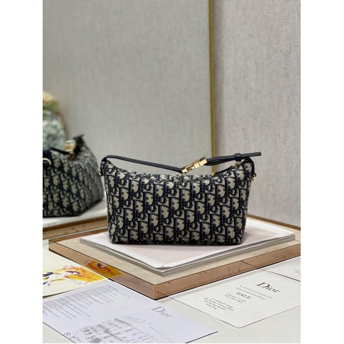 DIOR MAŁA TOREBKA BOBBY Haft S5554 ciemnoniebieska