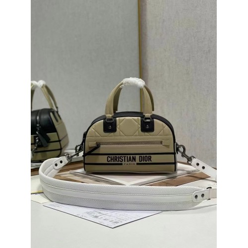 Torba typu tote DIOR ze skóry tłoczonej C9178A w kolorze morelowym