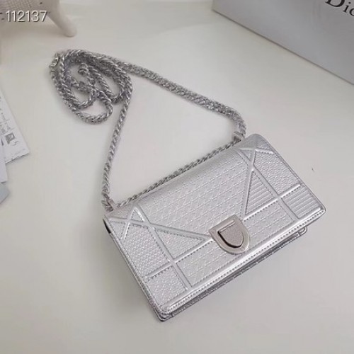 Dior DIORAMA skórzana torebka na łańcuszku S0328 srebrna