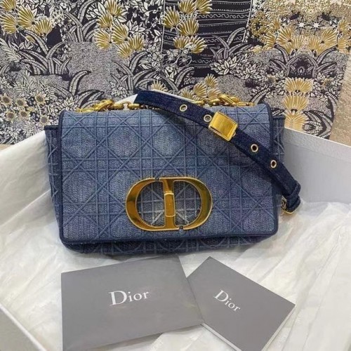 Dior MAŁA TOREBKA DIOR CARO Haft Cannage z efektem słomy M9241 niebieska