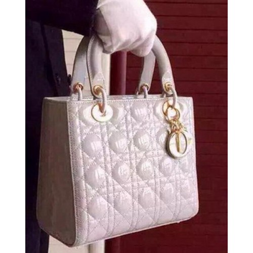 Torebka Dior Small Lady Dior ze skóry lakierowanej CD5502 Szara