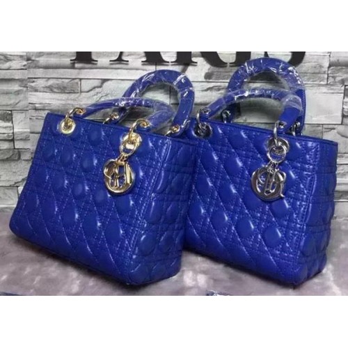 Torebka Dior Small Lady Dior z owczej skóry CD6322 w kolorze niebieskim