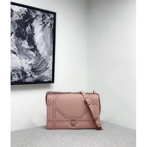 Dior ULTRAMATTE DIORAMA-TAS M0422S pink