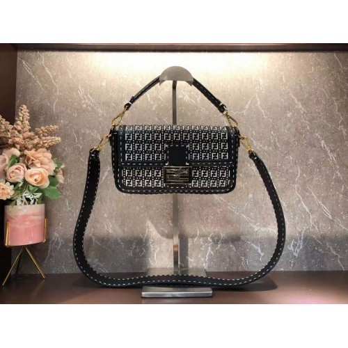 Torebka FENDI BAGUETTE F1520 czarna