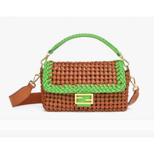 FENDI BAGUETTE Brązowa skórzana torebka z przeplotem 8BR600A
