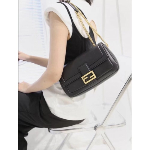 Torebka FENDI BAGUETTE CHAIN z czarnej skóry nappa 8BR783A