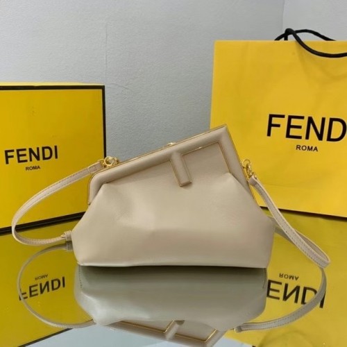 FENDI FIRST SMALL Kremowa skórzana torebka 8BP129A