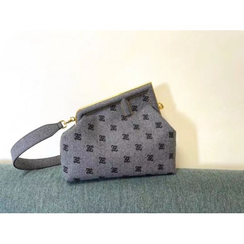 Torba flanelowa FENDI FIRST MEDIUM z haftem 8BP127A szara
