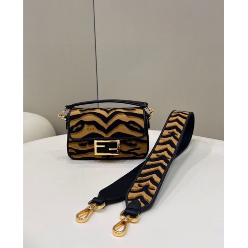 FENDI MINI BAGUETTE torba na ramię z materiału 8BM025 brązowa