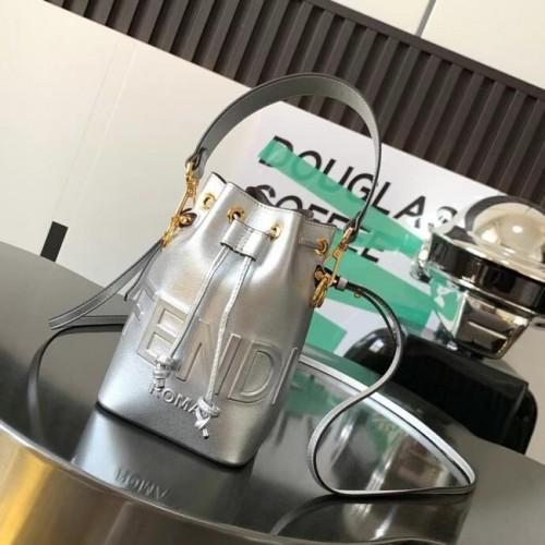 FENDI Mon Tresor skórzana mini-torebka 8BS010AC srebrna