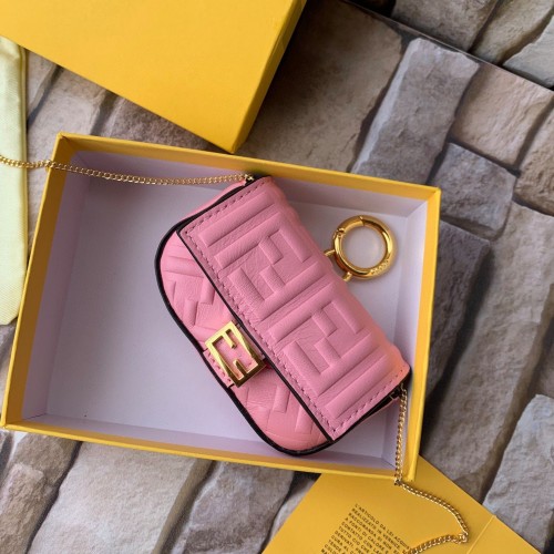 FENDI NANO BAGUETTE CHARM skóra nappa 7AR844 Różowy