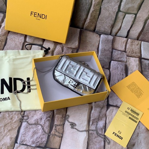 FENDI NANO BAGUETTE CHARM skóra nappa 7AR844 Srebrny