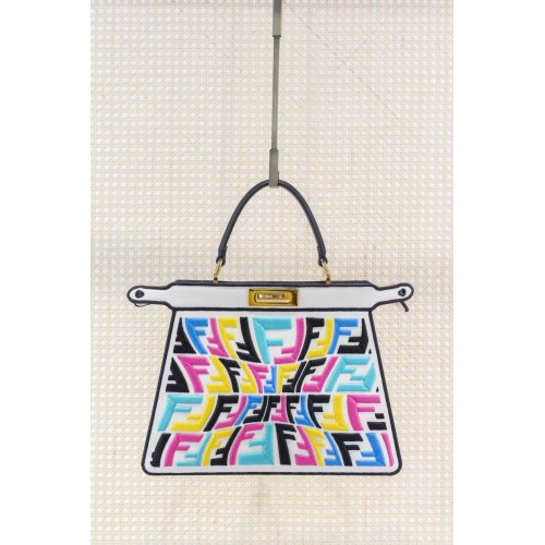FENDI PEKABOO ICONIC ESSENTIAL Torba skórzana F1516 kolor