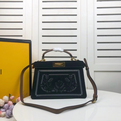 FENDI PEKABOO ICONIC Z CZARNYM HAFTEM F6
