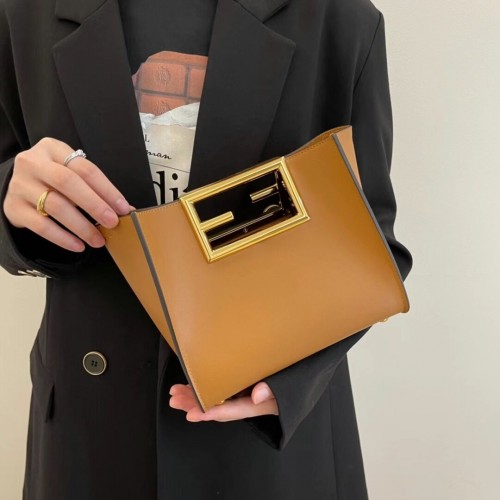 FENDI WAY mała skórzana torebka 5FB6846 brązowa