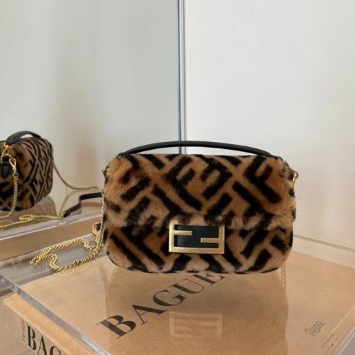 Torebka Fendi BAGUETTE z wełny jagnięcej, skórzana, 5FB0331, brązowa