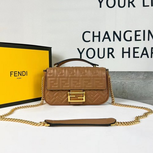Torebka Fendi Baguette ze skóry nappa F0881 brązowa