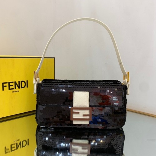 Torebka Fendi FF Baguette Gold Metal z haftem cekinowym 2017 w kolorze czarnym