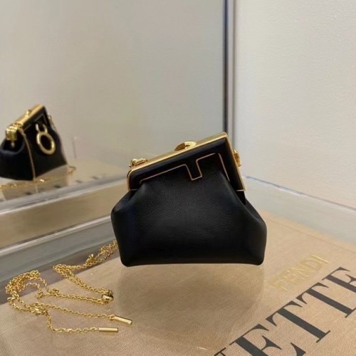 Fendi Oryginalna skórzana mini kopertówka 56831 czarna