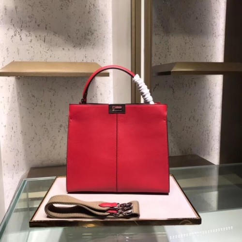 Fendi PEEKABOO REGULAR Torebka ze skóry rzymskiej w kolorze czerwonym 8BN304A