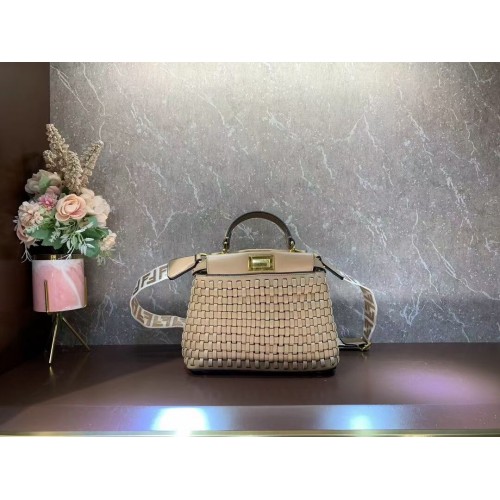 Torebka Fendi Peekaboo Mini z plecionej skóry 8BN244A morelowa