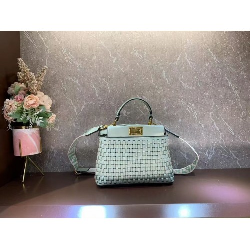 Torebka Fendi Peekaboo Mini ze skóry plecionej 8BN244A zielona