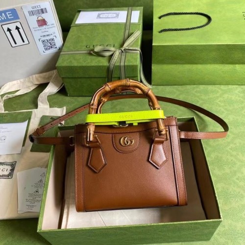 Mini torebka Gucci Diana 655661 brązowa