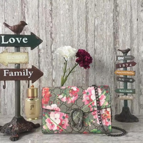 Torba na ramię Gucci Dionysus GG Supreme Canvas 409340 w kolorze czerwonym