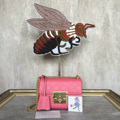 Torebka na ramię Gucci Padlock Gucci Signature Mini 409487A Różowa