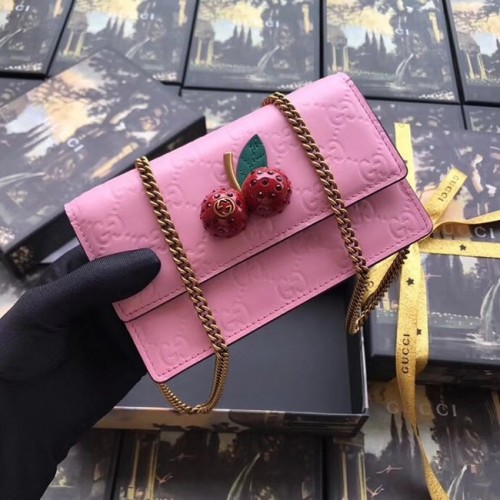 Mini torebka Gucci Signature z wiśniami 481291 różowa