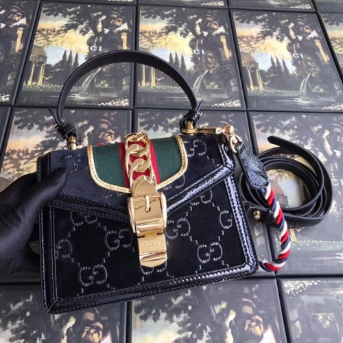 Gucci Sylvie GG aksamitna mini torebka 470270 czarna