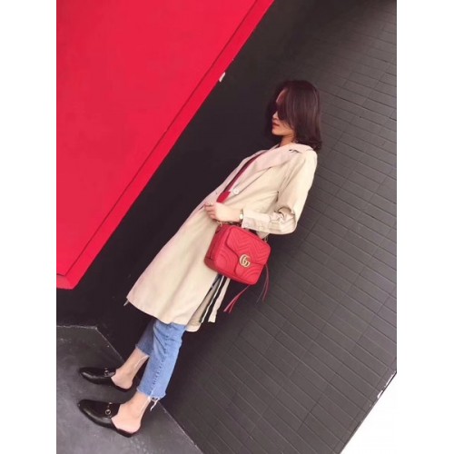 Mała torebka na ramię Gucci GG Marmont 498100 w kolorze czerwonym