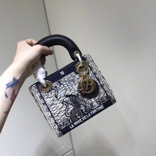 LADY DIOR haftowana skóra bydlęca AD0168-1