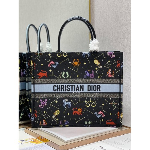 Duża torba Dior na książki, czarna, wielokolorowa, z haftem Dior Pixel Zodiac M1286ZRTY