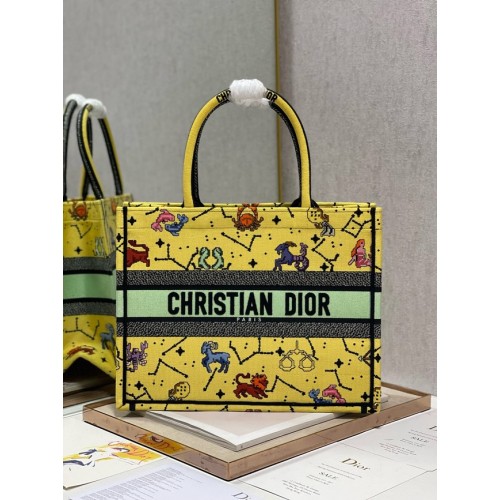 ŚREDNIA TORBA DIOR BOOK TOTE z haftem M1296ZRUV-5