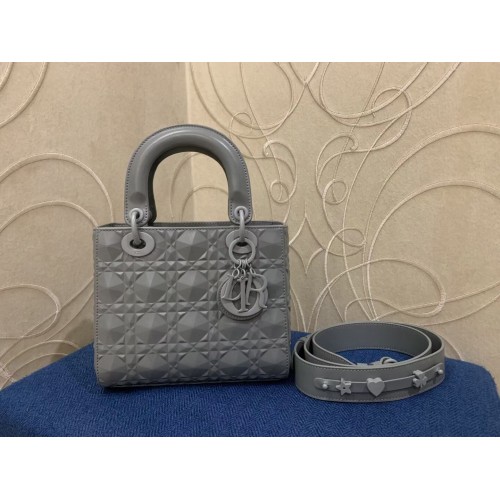 ŚREDNIA TOREBKA LADY DIOR Cannage Calfskin C2813 szara