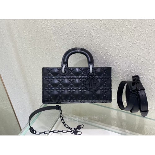 ŚREDNIA TOREBKA LADY DIOR Cannage Lambskin C2811 czarna