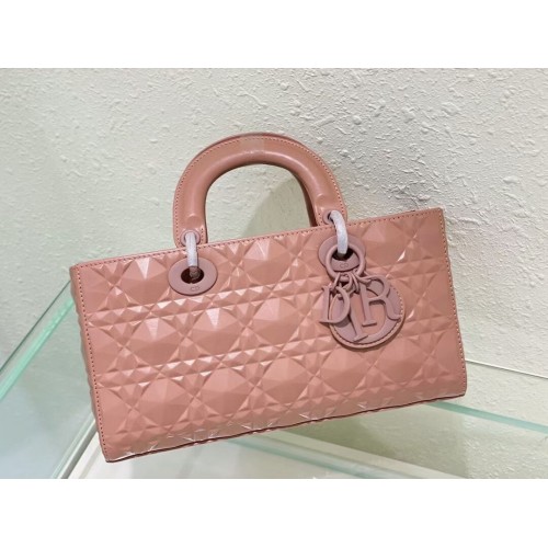 ŚREDNIA TOREBKA LADY DIOR Cannage Lambskin C2811 różowa