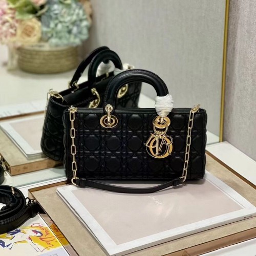 ŚREDNIA TOREBKA LADY DIOR Cannage Lambskin C2820 czarna