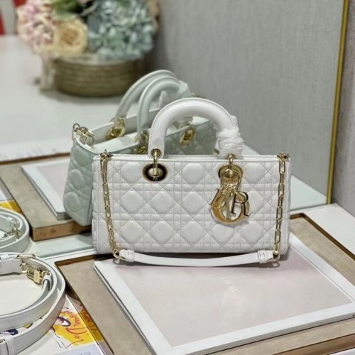 TOREBKA LADY DIOR MEDIUM Cannage Lambskin C2820 biała