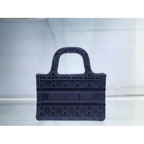 MINI TORBA DIOR BOOK TOTE niebieska Cannage haftowany aksamit S5475Z