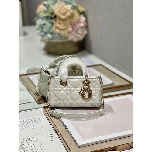 MINI DIOR LADY D-JOY BAG Cannage Lambskin M0540ONG biały
