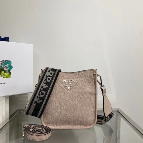 Mini torebka na ramię Prada Leather 1BH191 różowa
