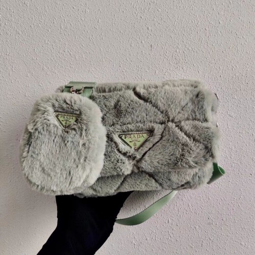 Torebka na ramię Prada Mink z włosia 1BC292M jasnozielona