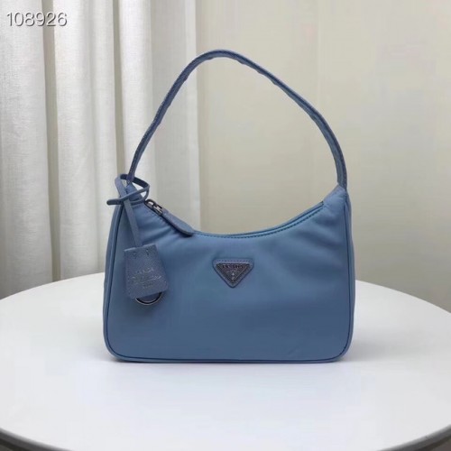 Prada Re-Edition 2000 nylonowa mini torebka 1NE515 jasnoniebieska