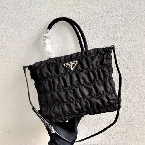 Torba typu tote Prada Re-Edition nylon 1BG321 czarna
