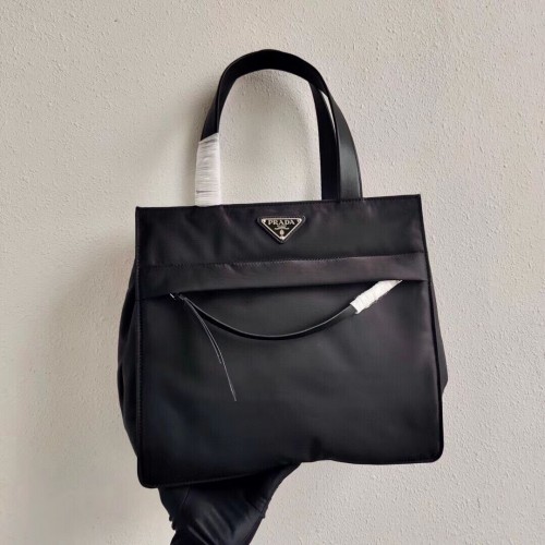 Torba typu tote Prada Re-Edition nylonowa 1BC318 czarna