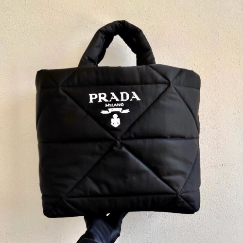 Torebka na ramię Prada Re-Nylon i skóra Saffiano 2AG082 czarna